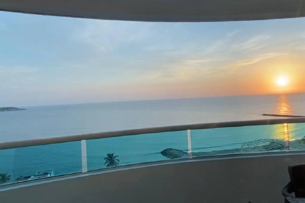 2B/2B Gorgeous Sunsets-Ocean View -Pool Apartment Cartagena Colombia