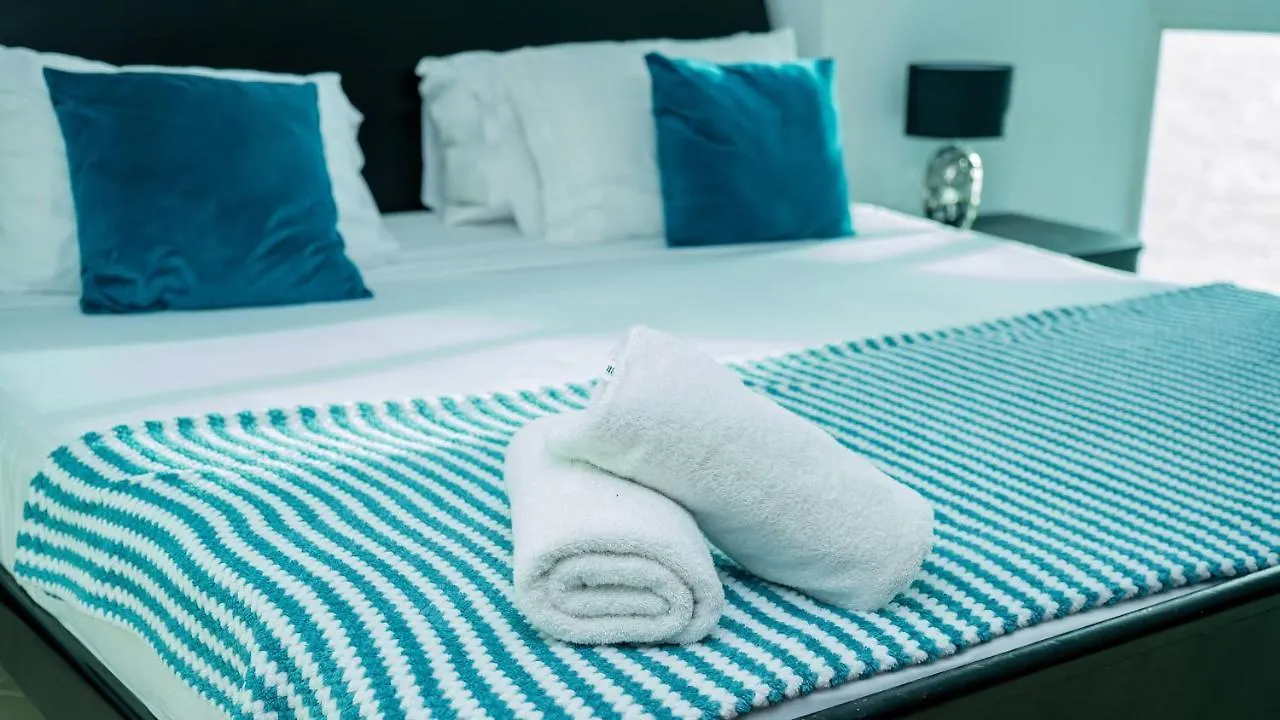 2B/2B Gorgeous Sunsets-Ocean View -Pool Apartment Cartagena Colombia