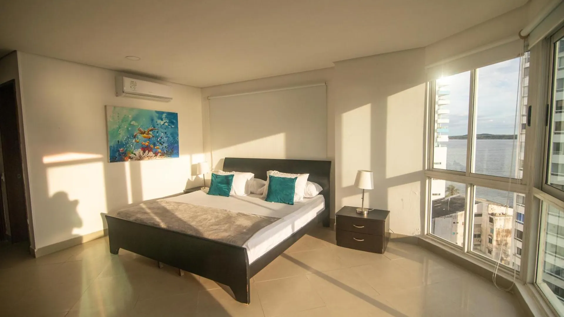 2B/2B Gorgeous Sunsets-Ocean View -Pool Apartment Cartagena